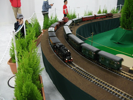 究極の鉄道模型展