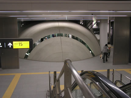 渋谷地下駅2