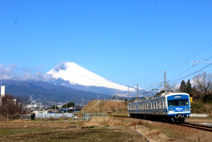 伊豆箱根鉄道駿豆線と富士山