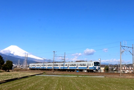 伊豆箱根鉄道駿豆線と富士山
