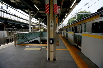 JR千駄ヶ谷駅