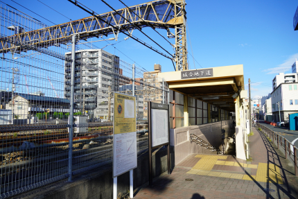 JR三鷹駅跨線人道橋
