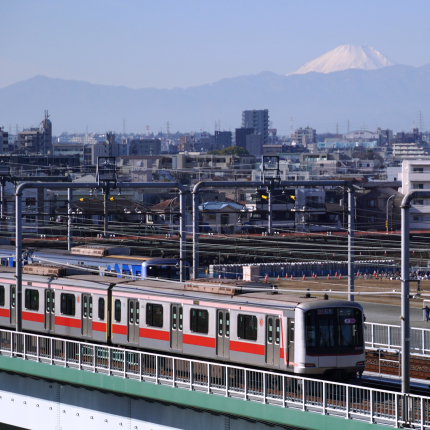 東急東横線と富士山