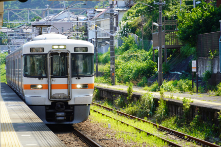 東海道本線由比駅
