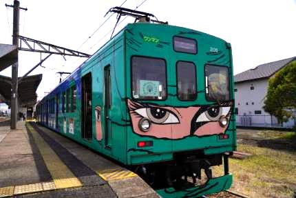 伊賀鉄道・緑忍者