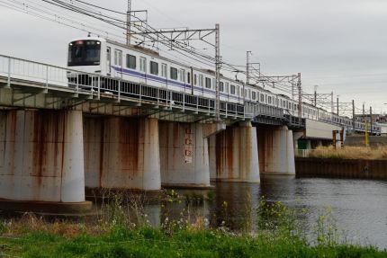 ����첣��